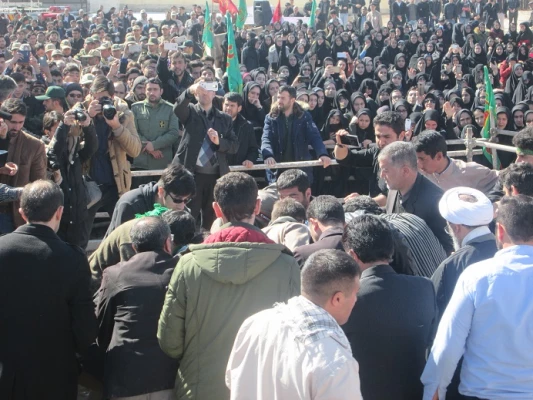 حضور گسترده و پرشور دانشجومعلّمان پردیس در مراسم با شکوه تدفین شهید گمنام 5