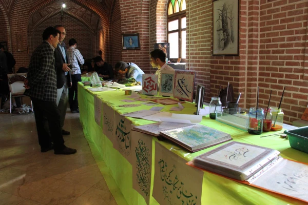 در سالن خطائی مجموعه ی شیخ صفی الدّین اردبیلی انجام شد:

مراسم تجلیل از دانشجومعلّمان منتخب هفدهمین دوره پرسش مهر ریاست محترم جمهوری 4