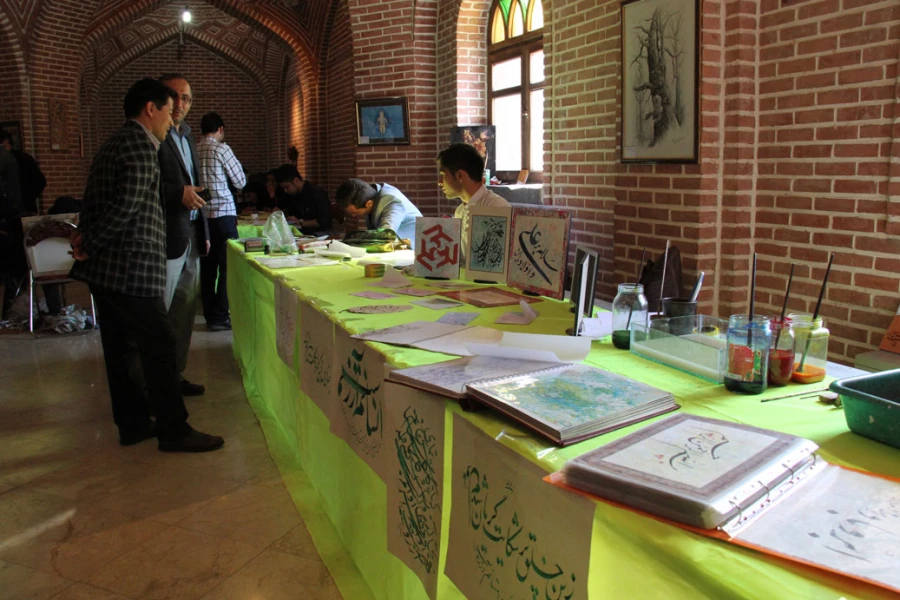 در سالن خطائی مجموعه ی شیخ صفی الدّین اردبیلی انجام شد:

مراسم تجلیل از دانشجومعلّمان منتخب هفدهمین دوره پرسش مهر ریاست محترم جمهوری 4