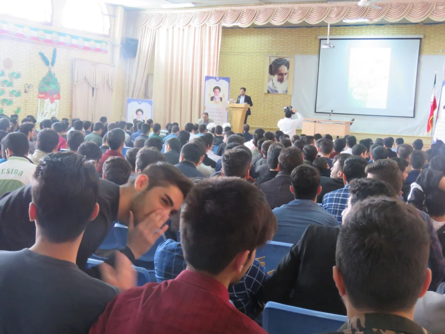 حجّه الاسلام محمّدتقی مبشّری مدیر گروه معارف اسلامیِ نهاد نمایندگی مقام معظّم رهبری در دانشگاه های کشور در جمع دانشجومعلّمان پردیس علّامه طباطبایی و واحد تابعه آزادگان نیر دانشگاه فرهنگیان استان اردبیل:

 "بصیرت و وفاداری (وفای به عهد)" از اجزاء جدایی ن