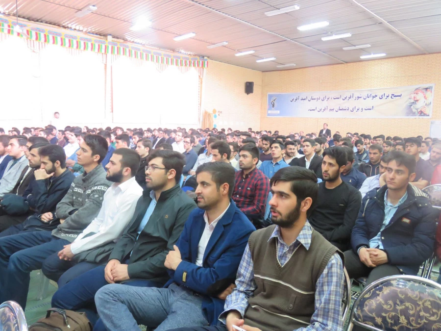 حجّه الاسلام محمّدتقی مبشّری مدیر گروه معارف اسلامیِ نهاد نمایندگی مقام معظّم رهبری در دانشگاه های کشور در جمع دانشجومعلّمان پردیس علّامه طباطبایی و واحد تابعه آزادگان نیر دانشگاه فرهنگیان استان اردبیل:

 "بصیرت و وفاداری (وفای به عهد)" از اجزاء جدایی ن