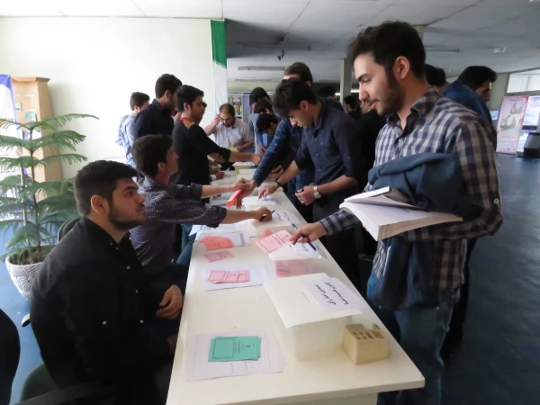 همزمان با سایر دانشگاه های کشور:

برگزاری انتخابات کانون های فرهنگی در پردیس علّامه طباطبایی اردبیل 8