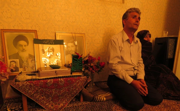 دیدار مسؤولان دانشگاه فرهنگیان اردبیل و بسیج دانشجویی دانشگاه های اردبیل با خانواده ی دانشجومعلّم شهید یعقوب مهدی زاده 4