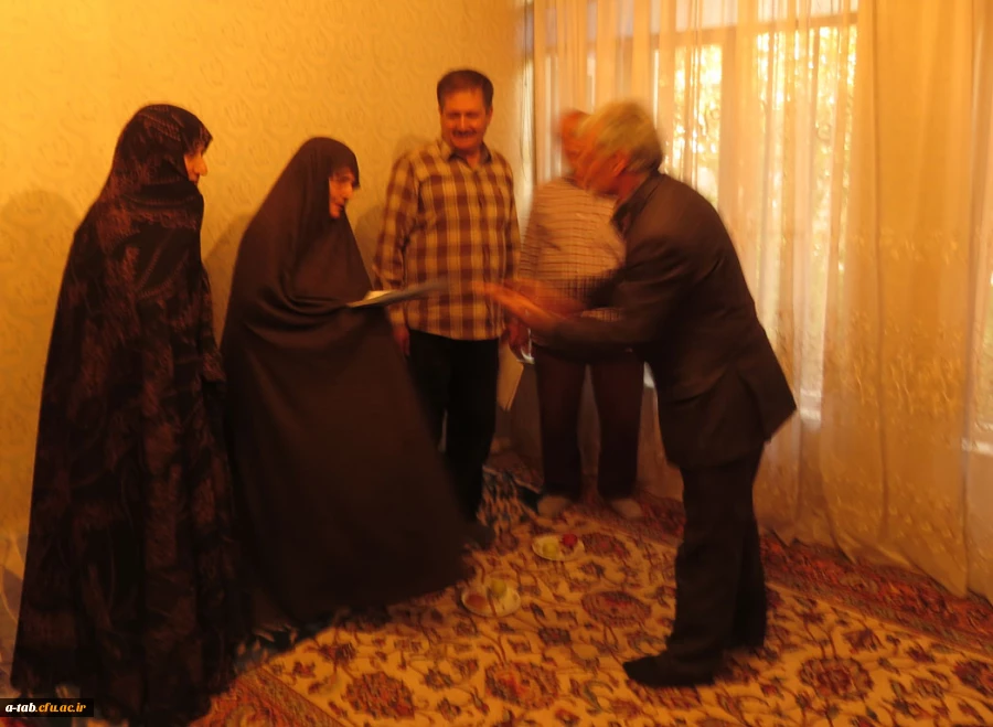 دیدار مسؤولان دانشگاه فرهنگیان اردبیل و بسیج دانشجویی دانشگاه های اردبیل با خانواده ی دانشجومعلّم شهید یعقوب مهدی زاده 6