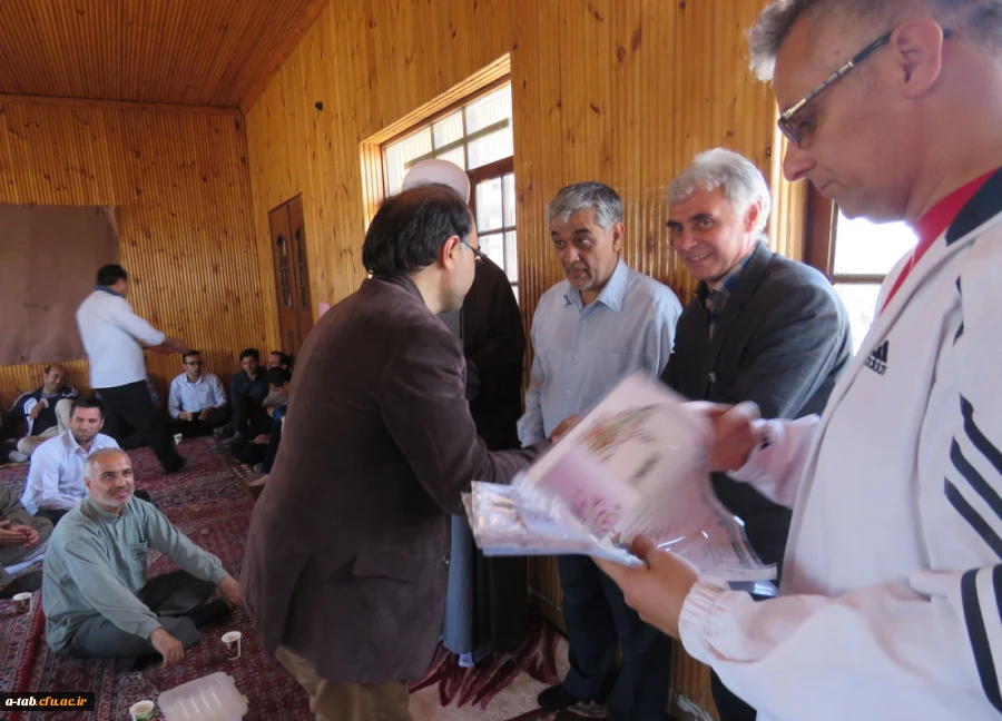 جمعی از اعضای هیأت علمی و غیر هیأت علمی دانشگاه فرهنگیان استان اردبیل در قالب اردوی علمی، فرهنگی به منطقه ی زیبا و توریستی فندقلوی شهرستان نمین عزیمت کردند. 12