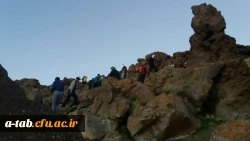 به مناسبت دهه کرامت :

صعود جمعی از اعضای غیرهیأت علمی دانشگاه فرهنگیان اردبیل به قلّه ی سبلان 3