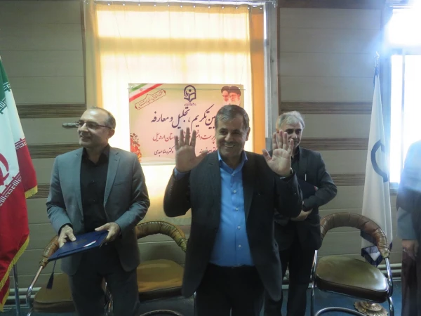 دکتر رضا عبدی با حکم دکتر مهر محمّدی سرپرست مدیریت امور پردیس های دانشگاه فرهنگیان اردبیل منصوب شدند. 3