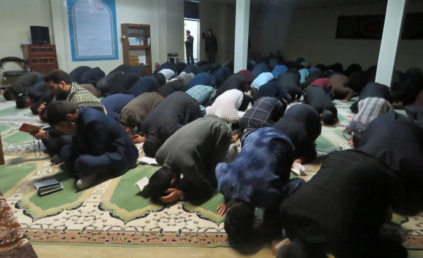 به مناسبت شهادت حضرت امام سجاد (ع) در پردیس علامه طباطبایی برگزار شد:

مراسم پرفیض زیارت عاشورا وعزاداری حضرت امام حسین (ع) و یاران باوفایش 5