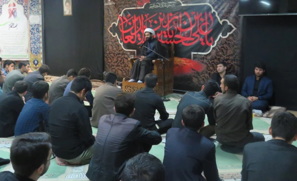 به مناسبت شهادت حضرت امام سجاد (ع) در پردیس علامه طباطبایی برگزار شد:

مراسم پرفیض زیارت عاشورا وعزاداری حضرت امام حسین (ع) و یاران باوفایش 6