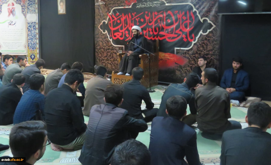 به مناسبت شهادت حضرت امام سجاد (ع) در پردیس علامه طباطبایی برگزار شد:

مراسم پرفیض زیارت عاشورا وعزاداری حضرت امام حسین (ع) و یاران باوفایش 6