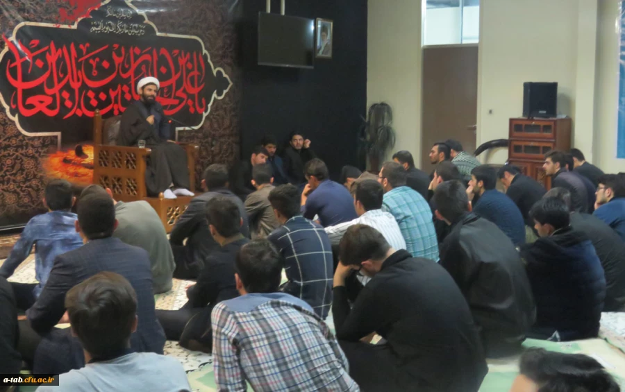 به مناسبت شهادت حضرت امام سجاد (ع) در پردیس علامه طباطبایی برگزار شد:

مراسم پرفیض زیارت عاشورا وعزاداری حضرت امام حسین (ع) و یاران باوفایش 8