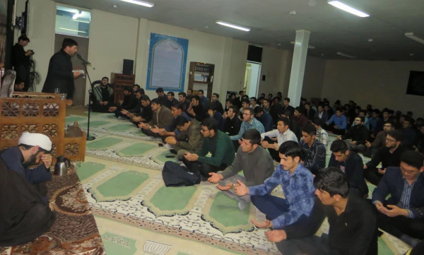 به مناسبت شهادت حضرت امام سجاد (ع) در پردیس علامه طباطبایی برگزار شد:

مراسم پرفیض زیارت عاشورا وعزاداری حضرت امام حسین (ع) و یاران باوفایش 10