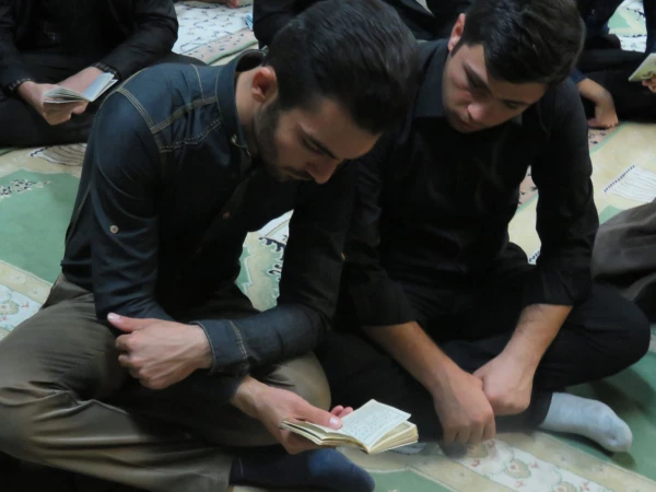 به مناسبت شهادت حضرت امام سجاد (ع) در پردیس علامه طباطبایی برگزار شد:

مراسم پرفیض زیارت عاشورا وعزاداری حضرت امام حسین (ع) و یاران باوفایش 16