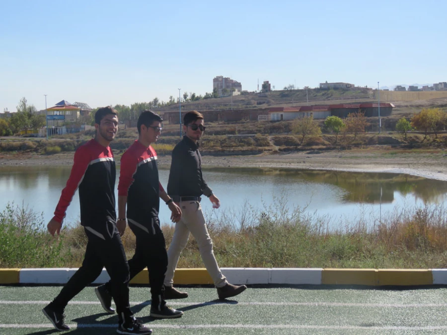 به مناسبت روز تربیت بدنی برگزار شد:

همایش پیاده روی دور دریاپه شورابیل توسط اساتید، کارکنان و دانشجومعلمان دانشگاه فرهنگیان اردبیل، پردیس علامه طباطبایی 5