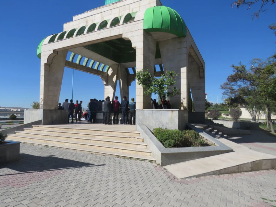 در حاشیه ی پیاده روی دور دریاچه شورابیل برگزار شد:

با حضور در یادمان شهدای گمنام اردبیل و میثاق با شهدای مدافع حرم 2