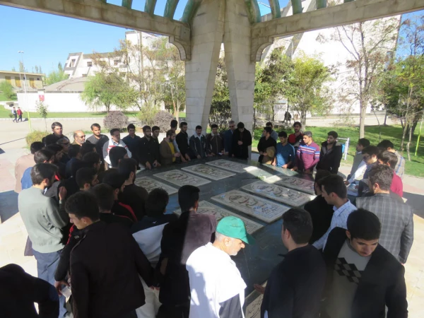 در حاشیه ی پیاده روی دور دریاچه شورابیل برگزار شد:

با حضور در یادمان شهدای گمنام اردبیل و میثاق با شهدای مدافع حرم 7