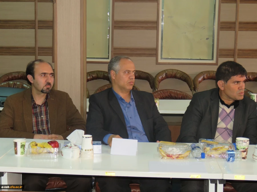 به مناسبت هفته کیفیت آموزشی:

نشست صمیمی سرپرست دانشگاه فرهنگیان استان اردبیل با اعضای هیأت علمی دانشگاه  6