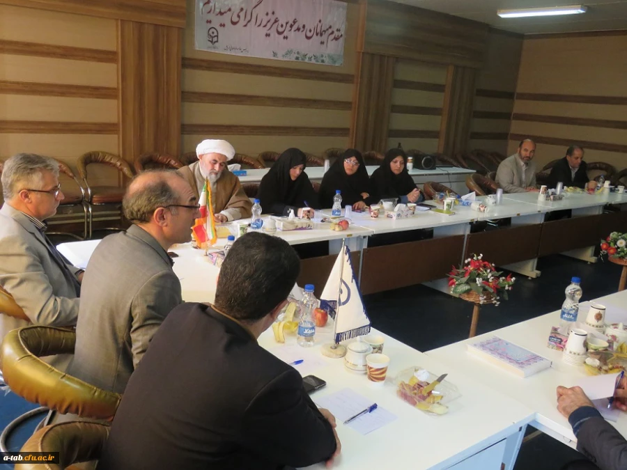 به مناسبت هفته کیفیت آموزشی:

نشست صمیمی سرپرست دانشگاه فرهنگیان استان اردبیل با اعضای هیأت علمی دانشگاه  9