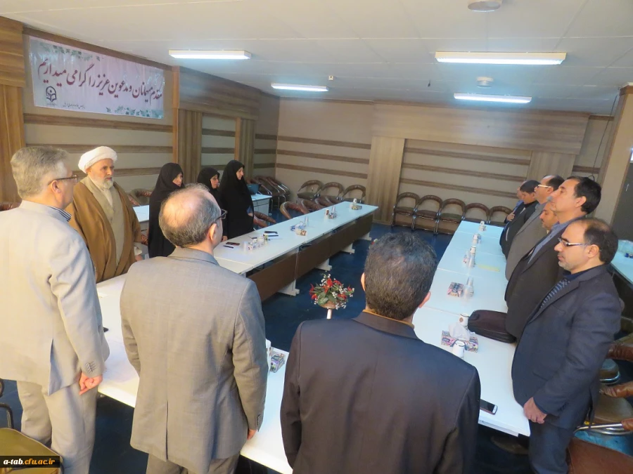 به مناسبت هفته کیفیت آموزشی:

نشست صمیمی سرپرست دانشگاه فرهنگیان استان اردبیل با اعضای هیأت علمی دانشگاه  11