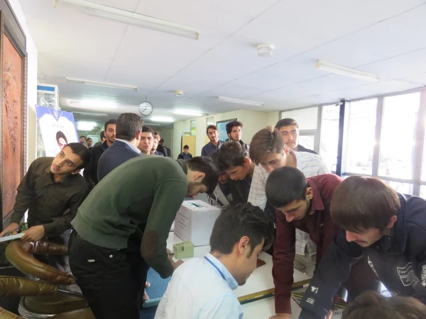 وامرهم شوری بینهم
انتخابات شورای صنفی رفاهی دانشجو معلمان درآبان ماه 1396 در پردیس علامه طباطبایی دانشگاه فرهنگیان اردبیل 
 2