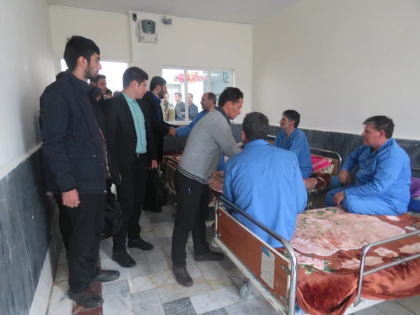 به همت کانون شعر و ادب پردیس علامه طباطبایی: 

بازدید جمعی از دانشجومعلمان بسیجی از ایثارگران مجتمع شهید پاریاب ایثار اردبیل 2