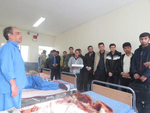 به همت کانون شعر و ادب پردیس علامه طباطبایی: 

بازدید جمعی از دانشجومعلمان بسیجی از ایثارگران مجتمع شهید پاریاب ایثار اردبیل 3