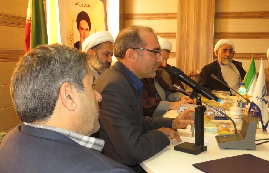 دکتر عبدی در مراسم تکریم و معرفی مسئول نهاد نمایندگی مقام معظم رهبری در دانشگاه فرهنگیان اردبیل:

نهاد رهبری، بازوی پرتوان دانشگاه در زمینه تعلیم و تربیت آینده سازان کشور است. 4