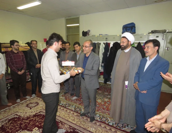 به مناسبت هفته سراهای دانشجویی  صورت گرفت.

دیدار صمیمی نماینده  نهاد  مقام معظم رهبری  و سرپرست مدیریت امور پردیس های استانی از  سراهای دانشجویی پردیس علامه طباطبایی اردبیل
 3