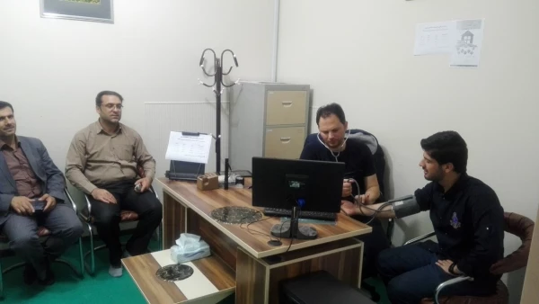 به مناسبت هفته سلامت وهفته سراهای دانشجویی:

دانشجو معلمان مورد معاینات پزشکی (عمومی ،فشار خون ،وزن ) قرار گرفتند.

 2