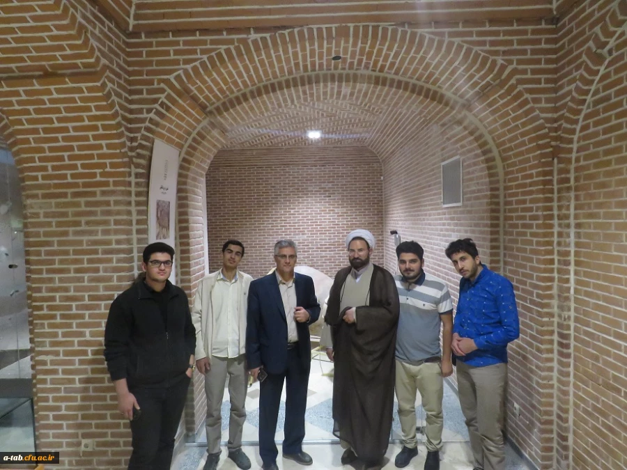 بازدید دانشجومعلمان پردیس علامه طباطبایی اردبیل از موزه باستانشناسی اردبیل 2