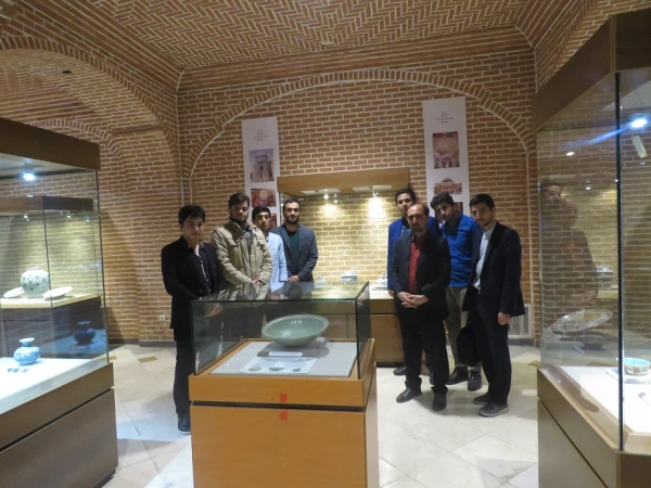 بازدید دانشجومعلمان پردیس علامه طباطبایی اردبیل از موزه باستانشناسی اردبیل 4