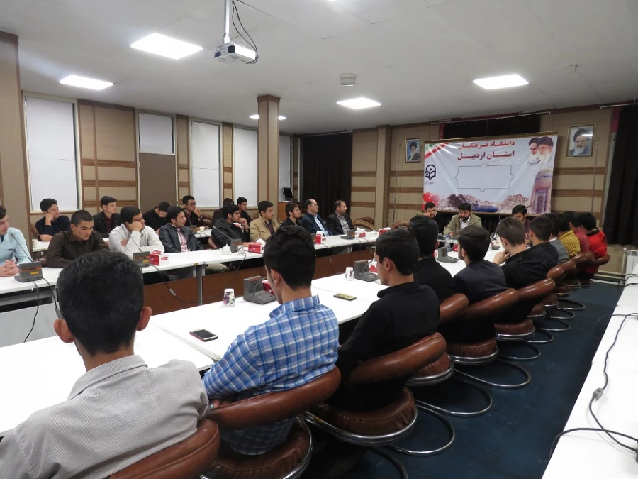 برگزاری مراسم شب شعر ذوق شاعرانه در پردیس علامه طباطبایی اردبیل 3