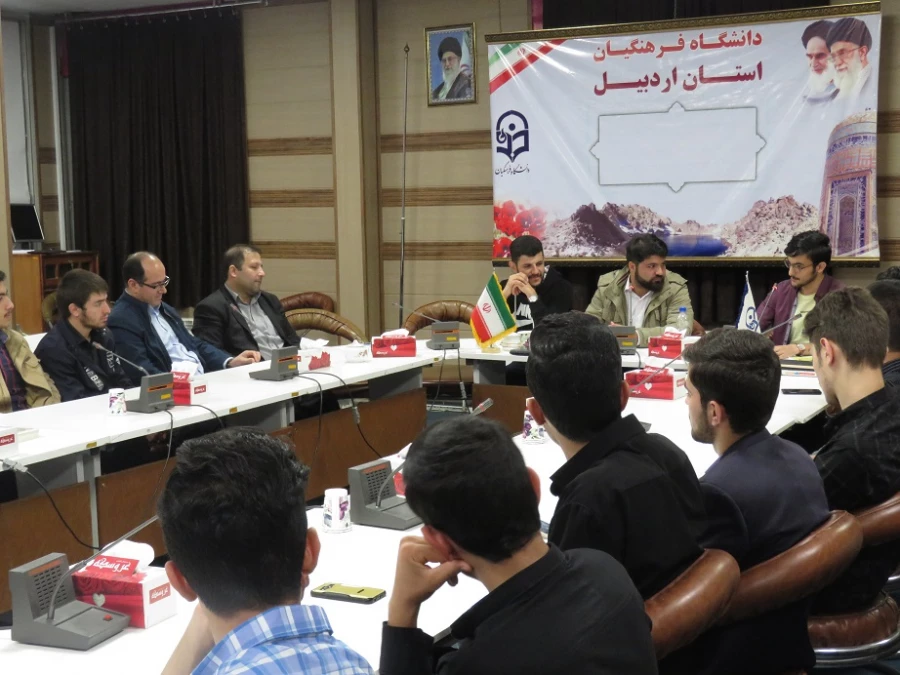 برگزاری مراسم شب شعر ذوق شاعرانه در پردیس علامه طباطبایی اردبیل 4