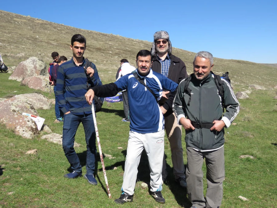 به مناسبت هفته بهداشت روان، به همت کانون ایرانگردی و ایرانشناسی و کانون بهداشت سلامت روان پردیس علامه طباطبایی اردبیل برگزار شد:

اردوی یک روزه پیاده روی، طبیعت گردی و کوهپیمایی ییلاقات دامنه سبلان 5