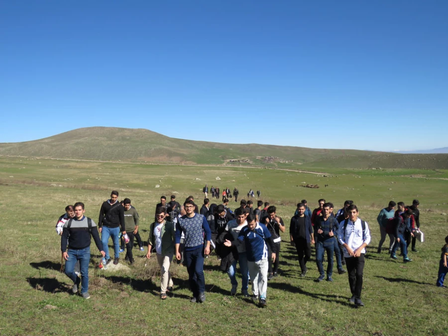 به مناسبت هفته بهداشت روان، به همت کانون ایرانگردی و ایرانشناسی و کانون بهداشت سلامت روان پردیس علامه طباطبایی اردبیل برگزار شد:

اردوی یک روزه پیاده روی، طبیعت گردی و کوهپیمایی ییلاقات دامنه سبلان 8