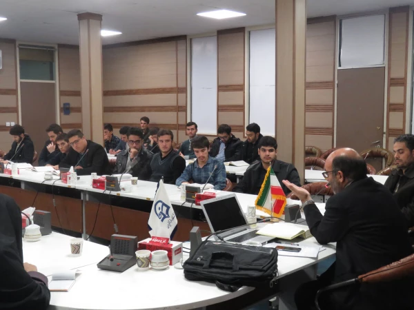 به همت کانون قرآن و عترت پردیس و با همکاری جهاد دانشگاهی اردبیل برگزارشد:

 اولین جلسه کرسی تلاوت و تدبر قرآن کریم  2