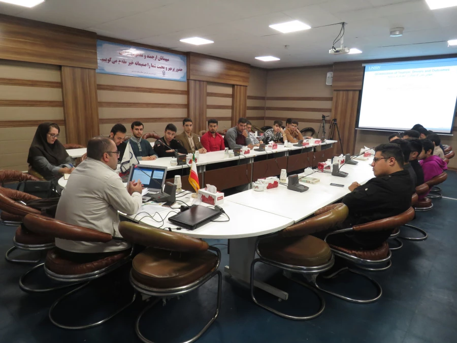 به همت کانون ایرانگردی و ایرانشناسی پردیس و با همکاری جهاد دانشگاهی اردبیل برگزار شد:

نشست دانشجویی "گردشگری و جهانی شدن" در پردیس 4