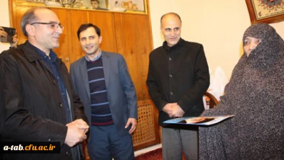دیدار جمعی از مسئولین و دانشجومعلمان دانشگاه فرهنگیان اردبیل با

خانواده دانشجومعلم شهید جعفر محمدقلیان