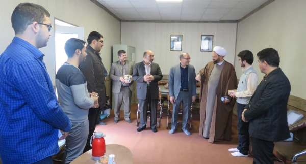 به مناسبت پنج آذر سالروز تشکیل بسیج مستضعفین

حضور مسئولین مدیریت امور پردیس های استانی در اتاق بسیج دانشجویی پردیس علامه طباطبایی  2