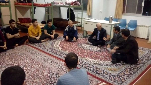 نشست صمیمی مشاوران، سرپرست شبانه روزی و دبیر کانون دانشجویی سلامت روان با دانشجویان سرای پردیس علامه طباطبایی اردبیل 3