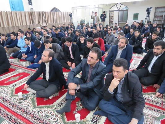 با حضور استاد دکتر سید حسن عاملی نماینده ولی فقیه در استان و امام جمعه اردبیل جلسه سلسله مباحث اخلاقی تربیتی در دانشگاه علوم پزشکی اردبیل برگزار شد. 5