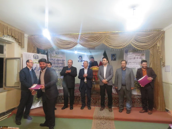 با حضور پر شور دانشجومعلمان و کارکنان دانشگاه فرهنگیان استان اردبیل برگزار شد:

مراسم شب شعر دانشجویی با همکاری کانون شعر و ادب 5