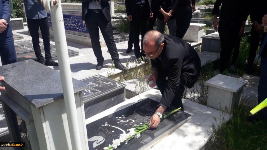 به مناسبت سالروز آزادسازی خرمشهر انجام گرفت:

عطرافشانی مزار شهدای والامقام دفاع مقدس و مدافعان حرم توسط مسؤلین و دانشجومعلمان پردیس علامه طباطبایی اردبیل 2