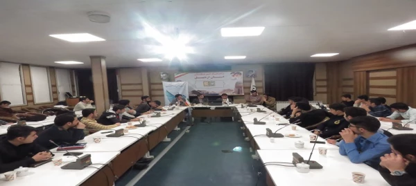 نشست معرفی و نقد کتاب دانشجویان رشته ادبیات فارسی 4