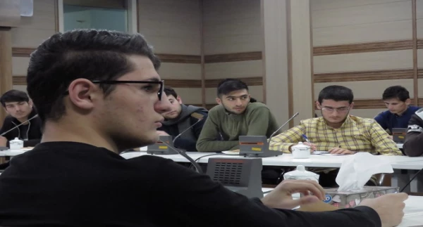 نشست معرفی و نقد کتاب دانشجویان رشته ادبیات فارسی 5