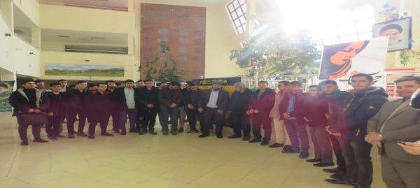 بازدید از کتابخانه مرکزی اردبیل به مناسبت هفته کتاب و کتابخوانی 3