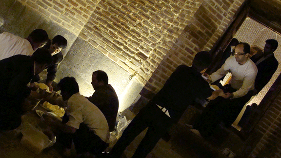 ضیافت شام شرکت کنندگان در همایش معاونین آموزشی در مسجد جنت سرا