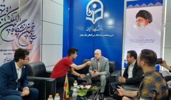بازدید وزیر علوم، تحقیقات و فناوری از غرفه دانشگاه فرهنگیان در سی  و پنجمین نمایشگاه کتاب